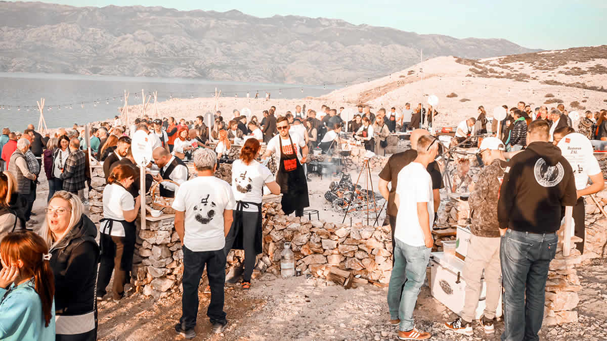 MarsOvca 2026 | Paška ovca na tanjuru, vatra na plaži i proljetni gastro vikend u Novalji