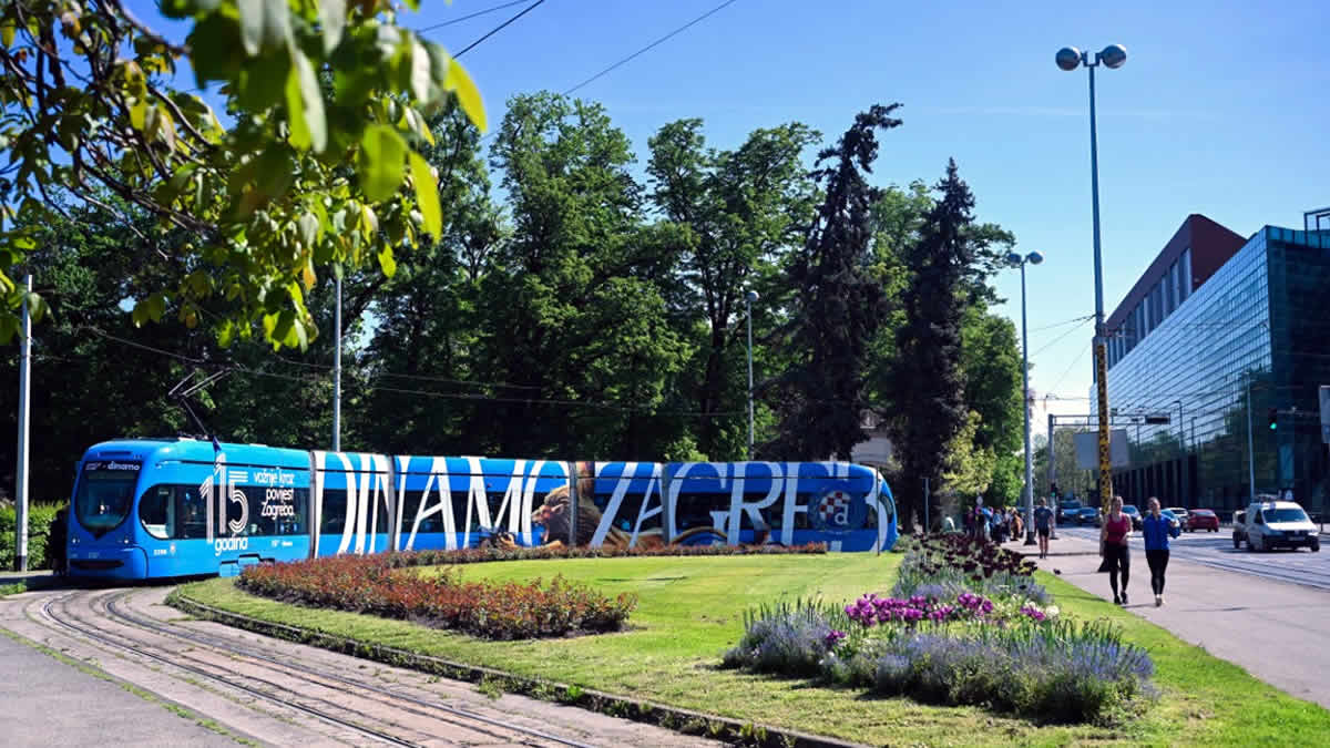 Dinamo i ZET slave 115 godina | Predstavljen plavi tramvaj koji spaja grad i navijače