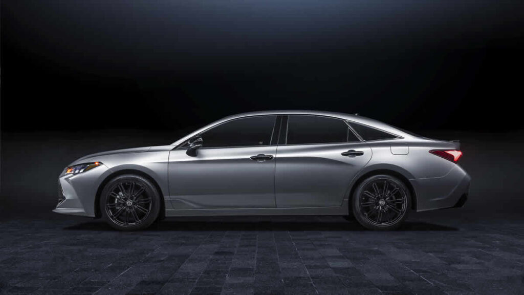 toyota avalon xse hybrid nightshade | 2021.