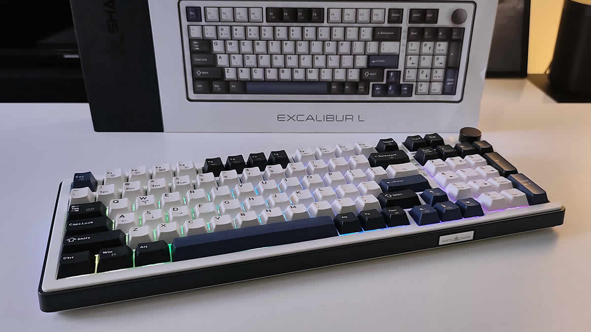 White Shark EXCALIBUR L | Mehanička gaming tipkovnica s hot-swap prekidačima, RGB osvjetljenjem i tri načina povezivanja
