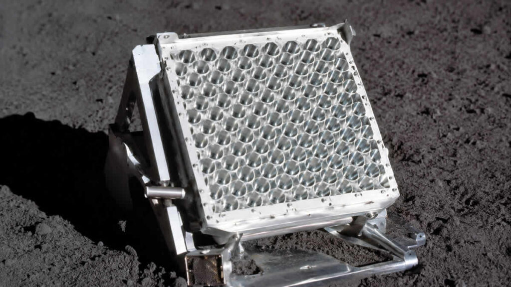 retroreflektor | moon retroreflector | 2026.