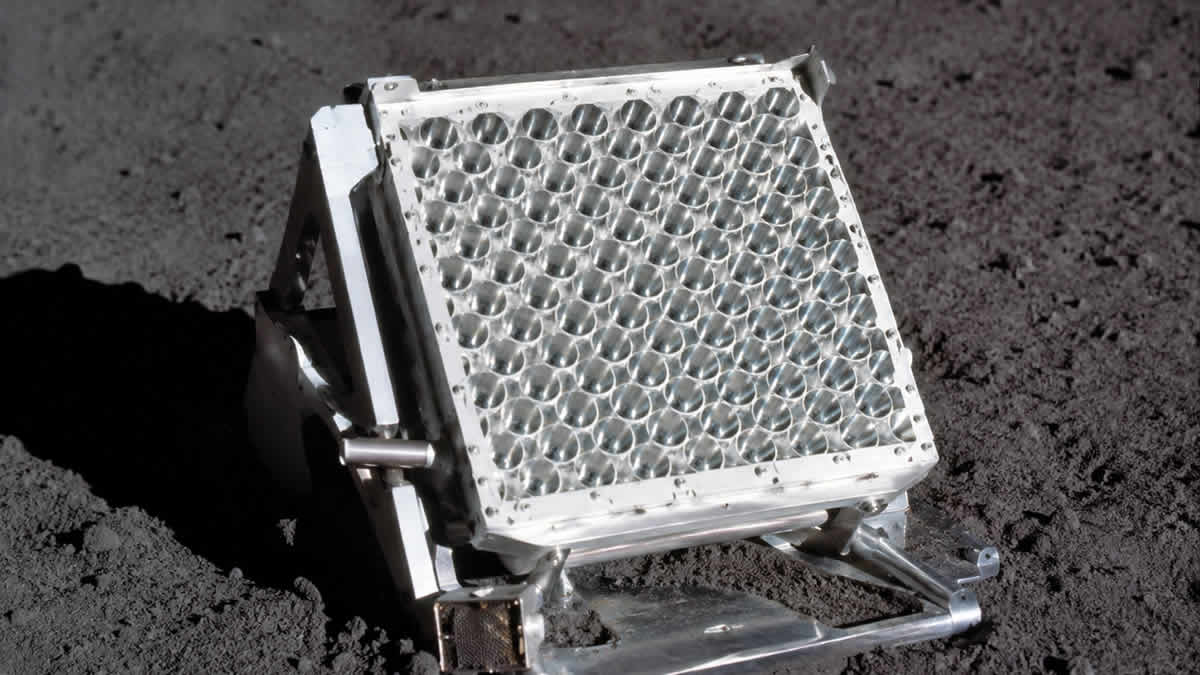 retroreflektor | moon retroreflector | 2026.